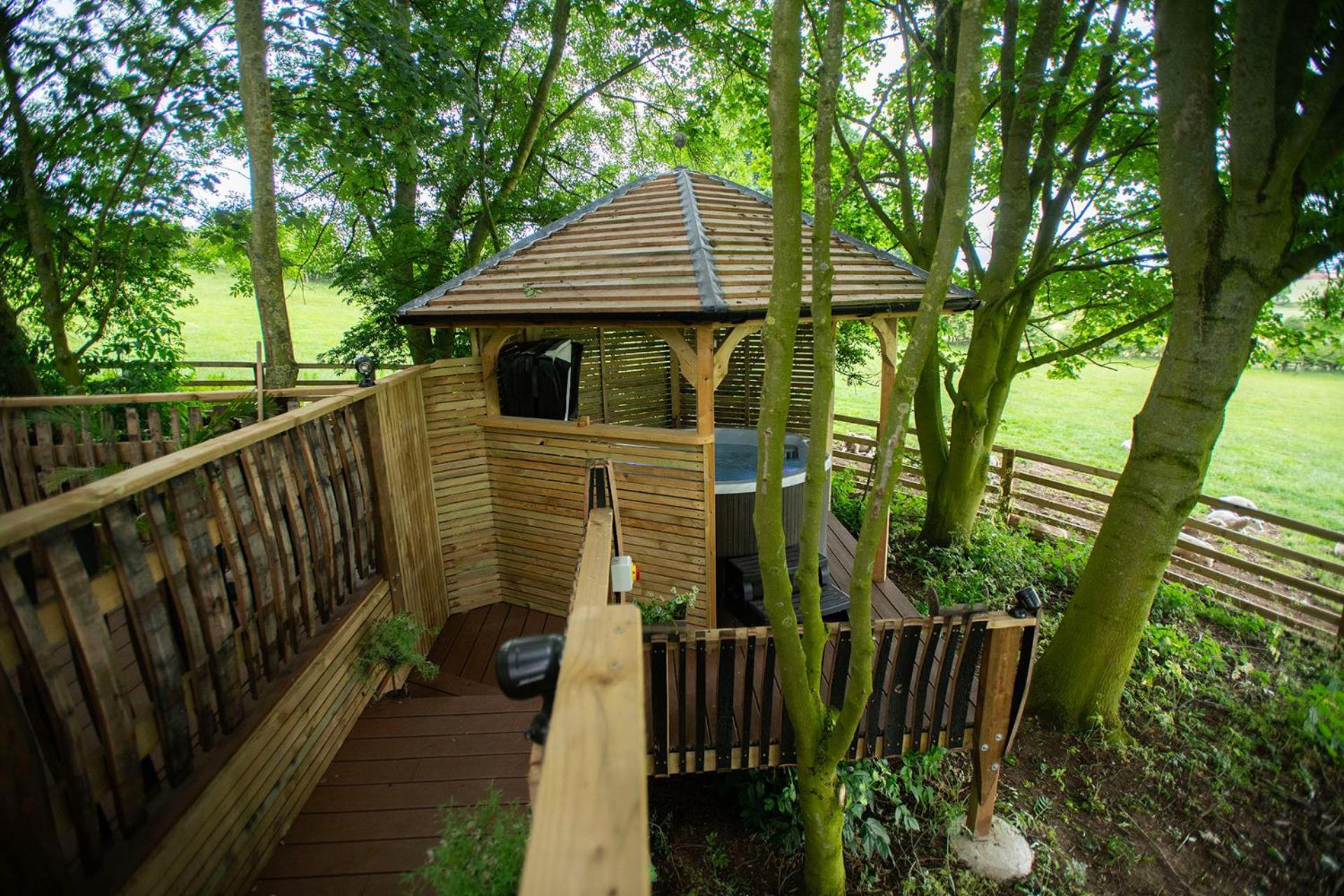 Burtree Country House, Tipi'S, Treehouse & Lodge & House Rooms With Hot Tubs In A Private Garden Тірск Екстер'єр фото