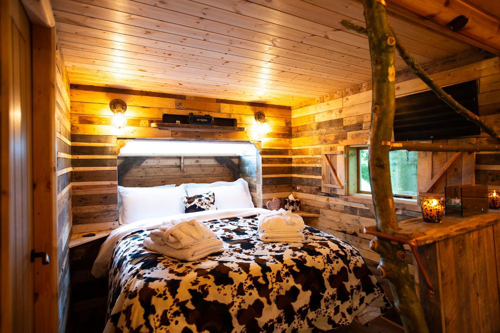 Burtree Country House, Tipi'S, Treehouse & Lodge & House Rooms With Hot Tubs In A Private Garden Тірск Екстер'єр фото