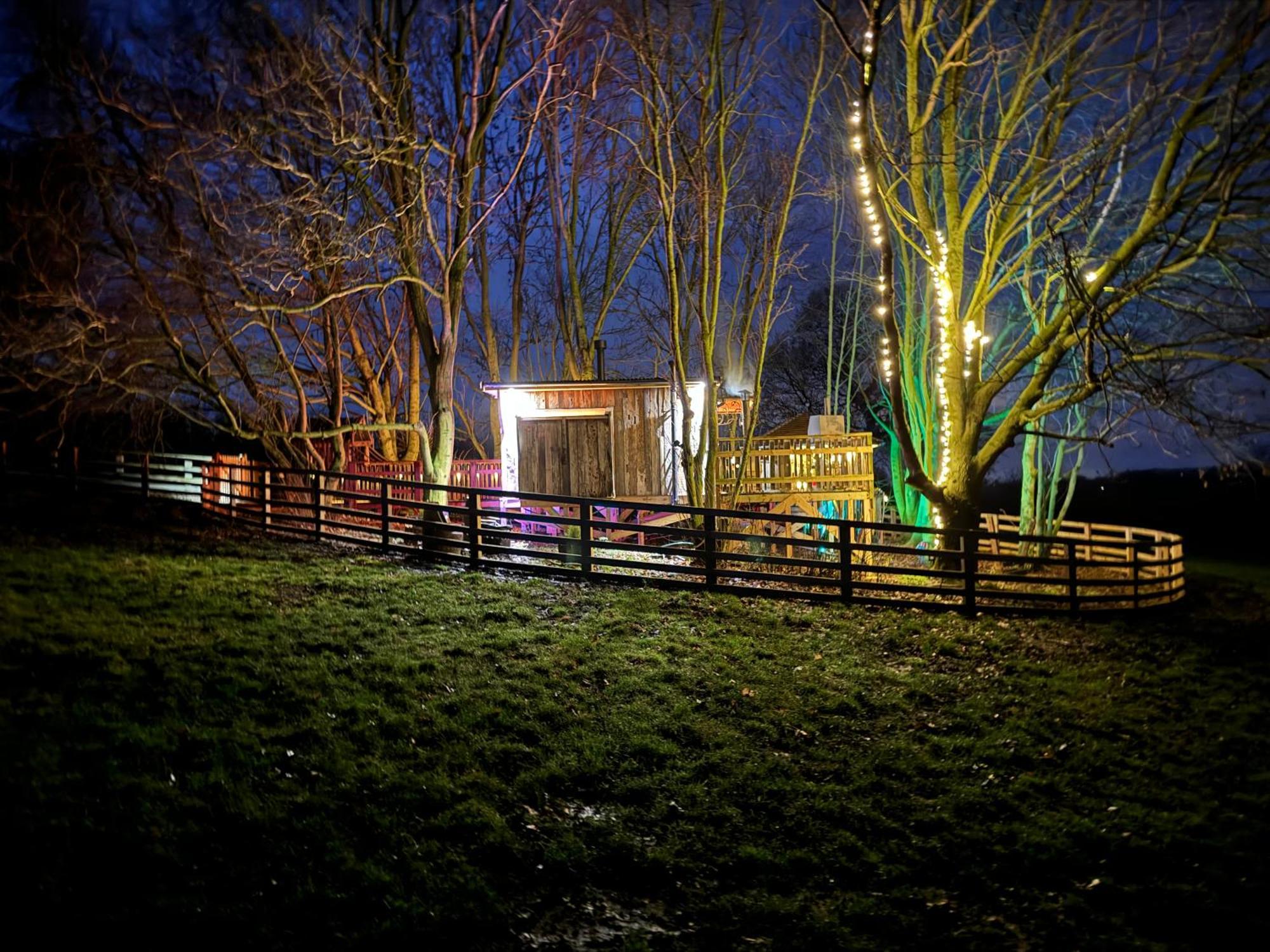 Burtree Country House, Tipi'S, Treehouse & Lodge & House Rooms With Hot Tubs In A Private Garden Тірск Екстер'єр фото