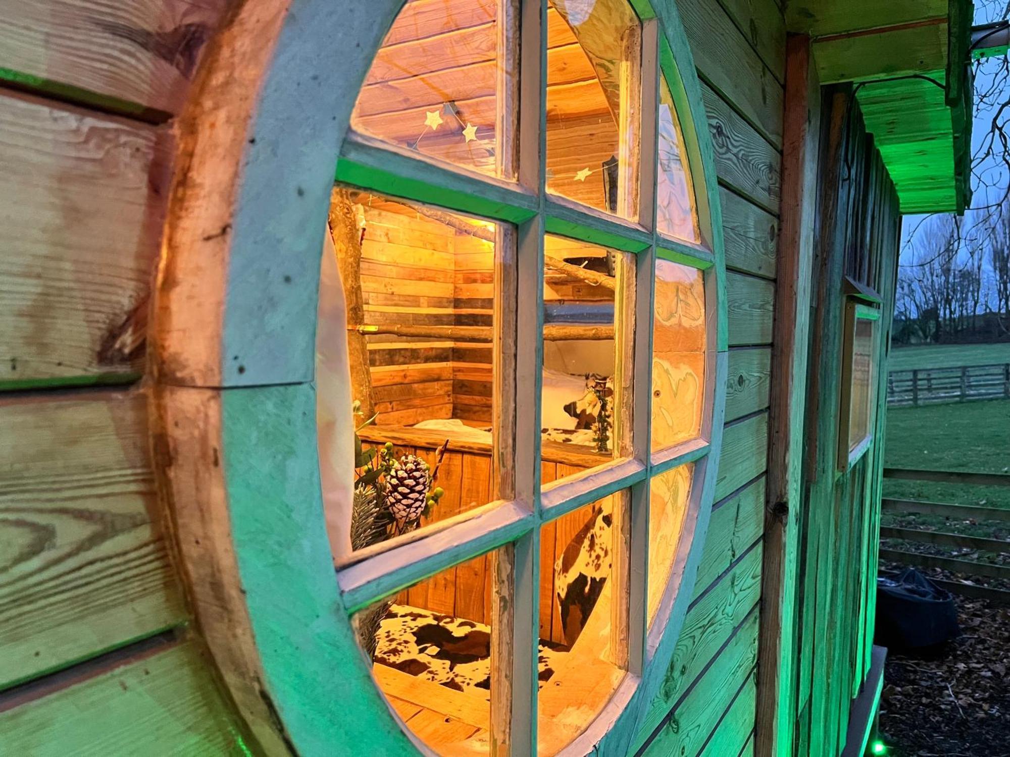 Burtree Country House, Tipi'S, Treehouse & Lodge & House Rooms With Hot Tubs In A Private Garden Тірск Екстер'єр фото