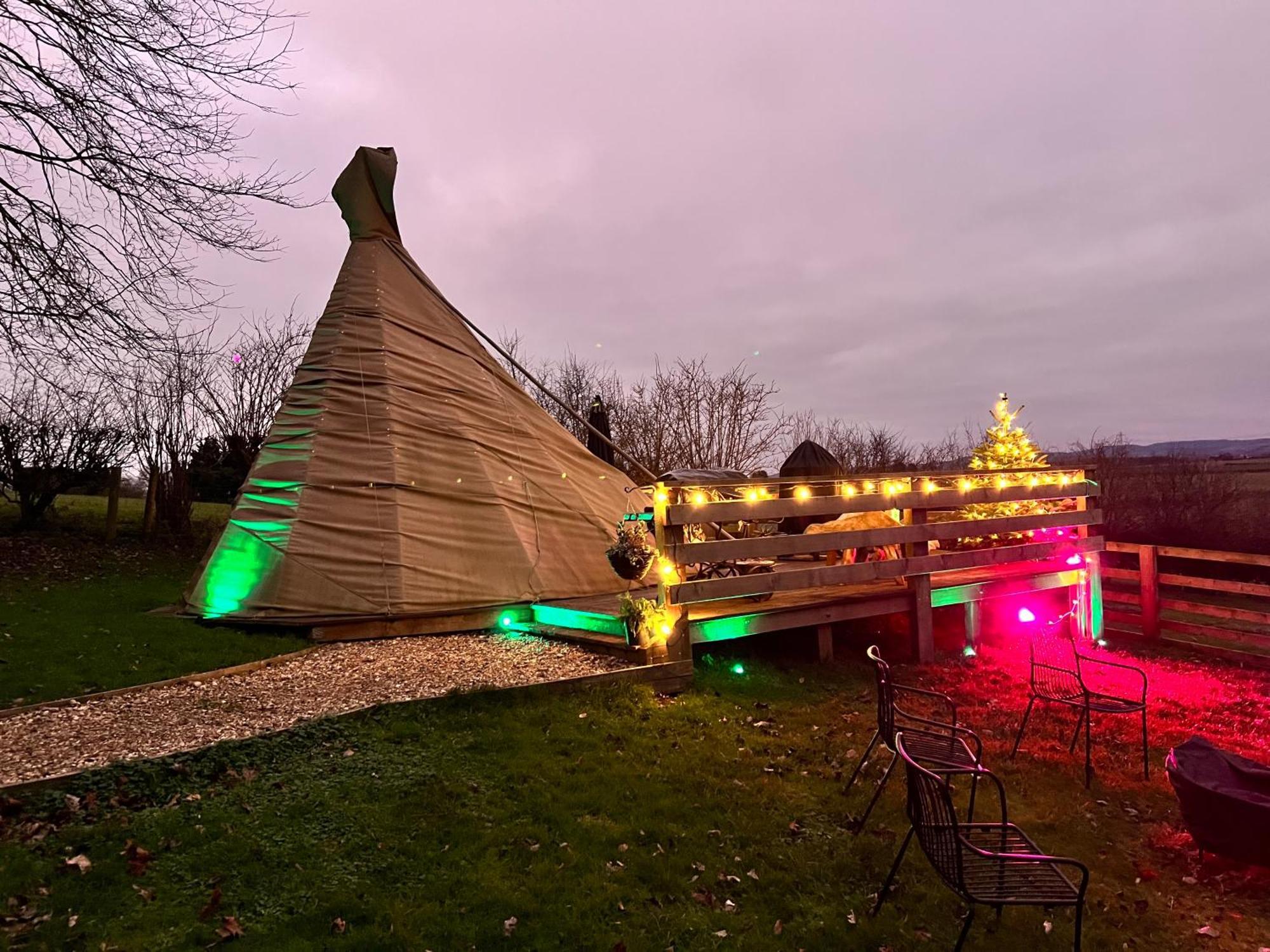 Burtree Country House, Tipi'S, Treehouse & Lodge & House Rooms With Hot Tubs In A Private Garden Тірск Екстер'єр фото