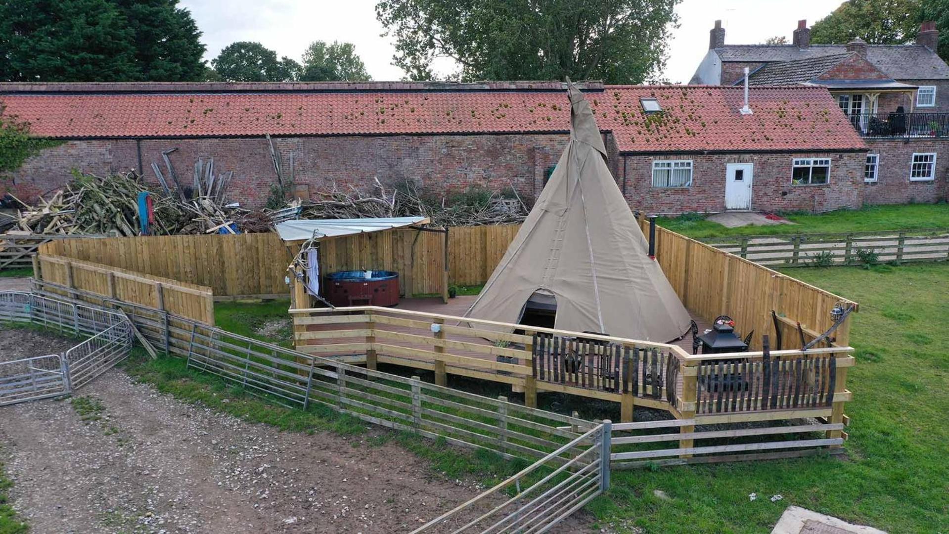 Burtree Country House, Tipi'S, Treehouse & Lodge & House Rooms With Hot Tubs In A Private Garden Тірск Екстер'єр фото